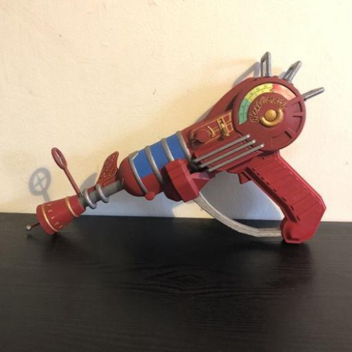 3D Printed 15" Zombie Ray gun mk1 revisited painted